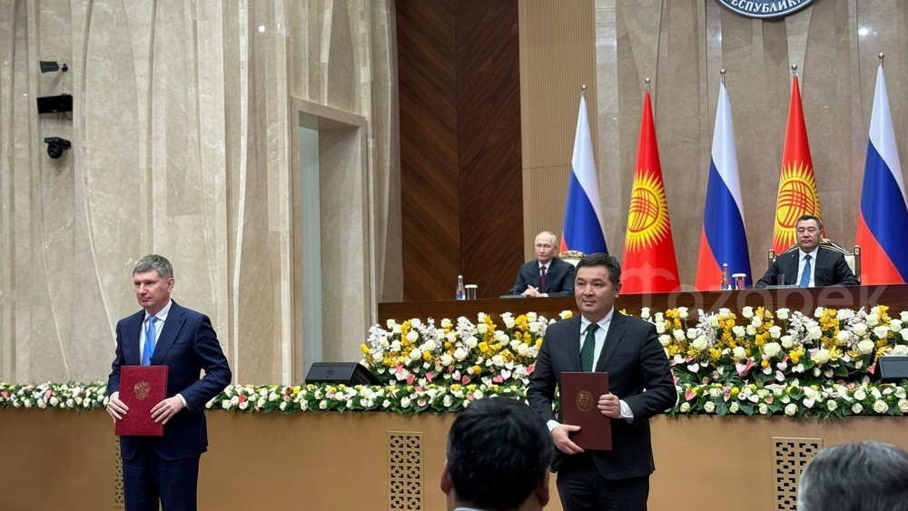 (слева-направо) министр экономического развития РФ Максим Решетников, министр экономики и коммерции КР Бакыт Сыдыков