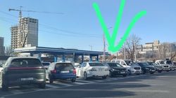 На Жибек Жолу организовали парковку на пешеходном переходе. Фото