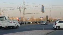 На Южной магистрали образовался затор из-за неработающего светофора на Токтоналиева. Ответ мэрии