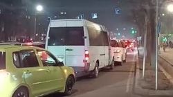 Водитель просит разрешить поворот со второго ряда с проспекта Чуй на Алматинку. Видео