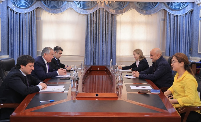 Tajikistan discusses water resource issues with International Water Management Institute