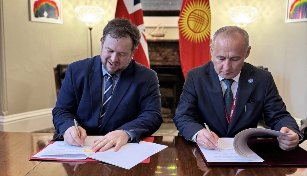 государственный министр по делам Европы, Северной Америки и заморских территорий Великобритании Стивен Даути, Министр природных ресурсов