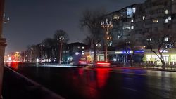 На отремонтированном участке дороги по Айтматова нет освещения. Фото