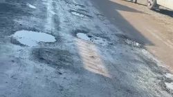 Горожанка показала состояние дороги по ул.Сокулукской. Видео
