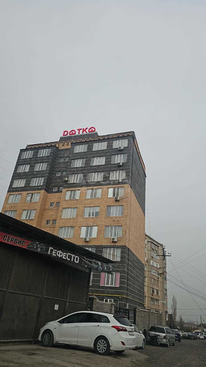 Продаю офисное помещение 70кв. м., в районе улиц Ахунбаева/Садырбаева.