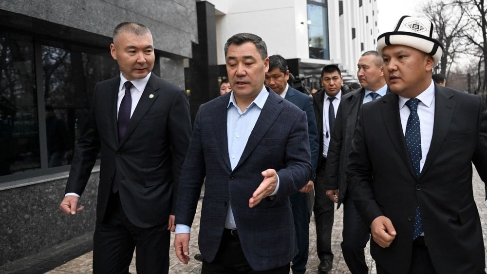Управделами президента Каныбек Туманбаев, Садыр Жапаров, гендиректор НТРК Улан Сатиев