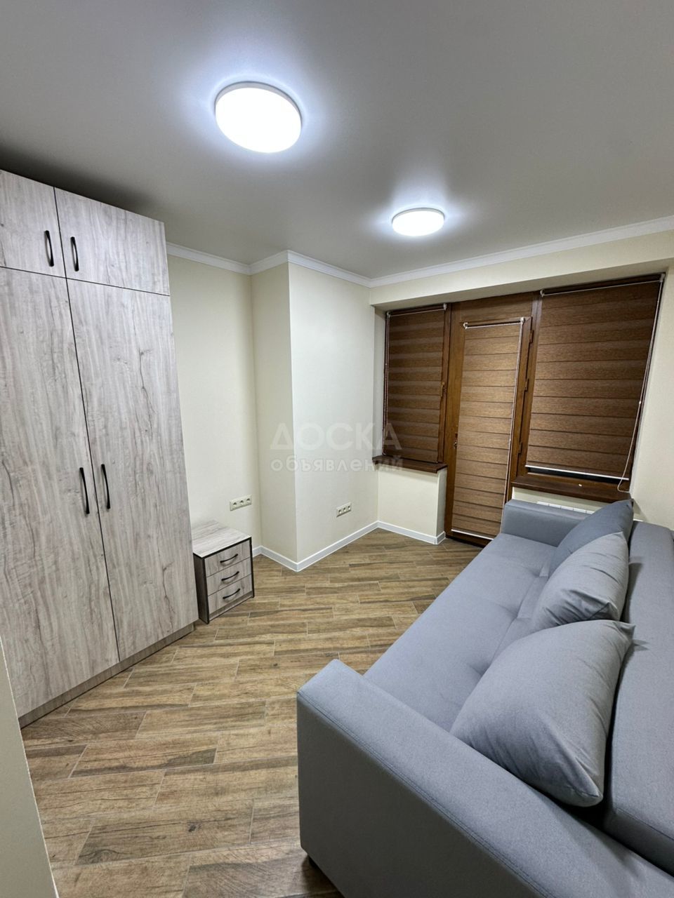 Продаю 5-комнатную квартиру, 213кв. м., этаж - 9/10, Фрунзе/Турусбекова, район КНУ. 250000$.