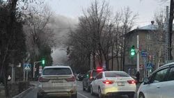 Видео и фото с места пожара на бульваре Эркиндик