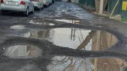 Житель Бишкека пожаловался на состояние дороги улицы Карасаева