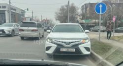 Машина выехала на встречную полосу