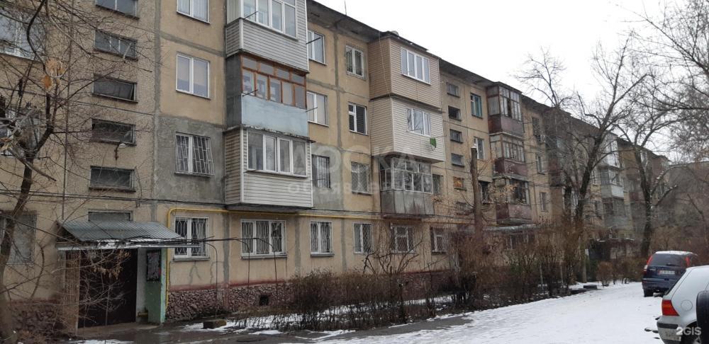 Продаю 1-комнатную квартиру, 32кв. м., этаж - 3/4, 10 микрорайон.