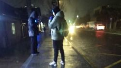 В мэрии Бишкека ответили на жалобу жителя о навесах на остановках по улице Ахунбаева В мэрии Бишкека ответили на жалобу жителя о навесах на остановках по улице Ахунбаева