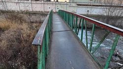 Мэрия Бишкека направила обращение для принятия мер по ремонту мосту в Кок-Жаре над рекой Аламедин Мэрия Бишкека направила обращение для принятия мер по ремонту мосту в Кок-Жаре над рекой Аламедин