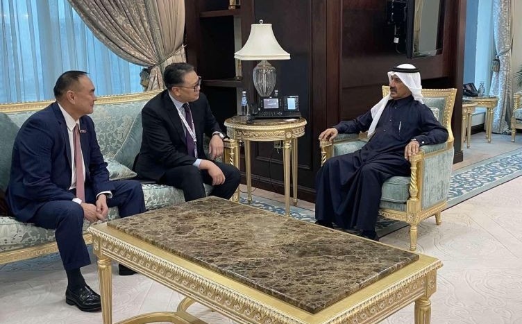 Mongolia and Qatar discuss development of bilateral relations