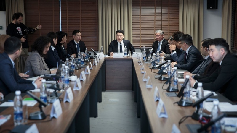 Financial literacy guide for migrants and their families presented in Bishkek