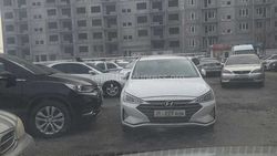 Сотрудник УПСМ припарковал авто во втором ряду и создал помеху, - бишкекчанин