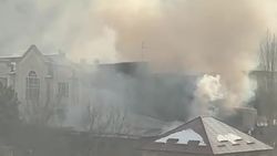 В селе Кок-Жар горит частный дом. Видео жителя