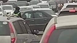 На Айтматова столкнулись две машины. Видео с места аварии