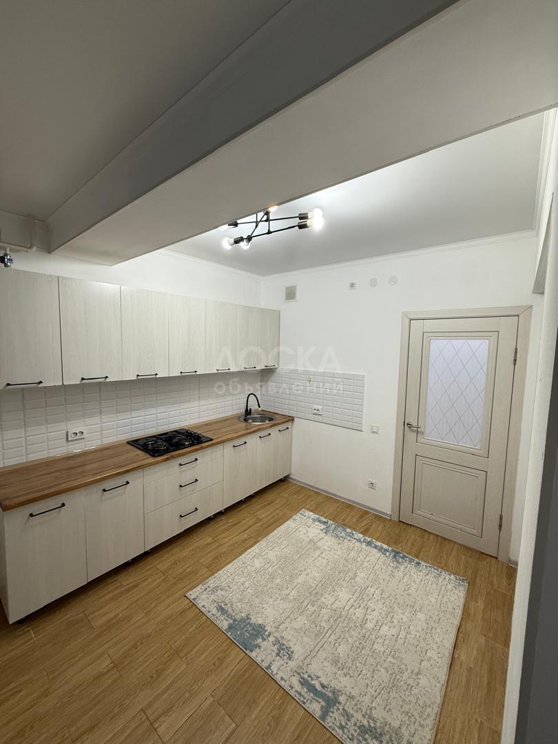 Продаю 1-комнатную квартиру, 42кв. м., этаж - 1/7, Анкара 1/35.