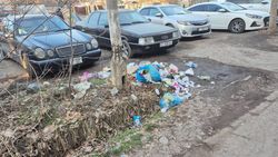 Во дворе дома на улице Гагарина организовали стихийную свалку