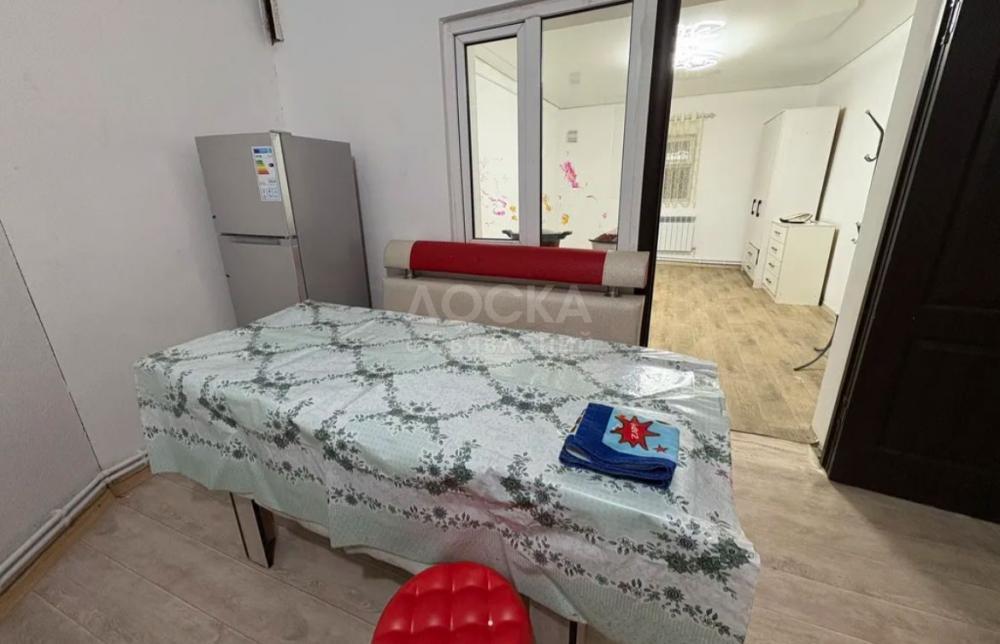 Сдаю 1-комнатную квартиру, 35кв. м., этаж - 2/2, рабочий городок.