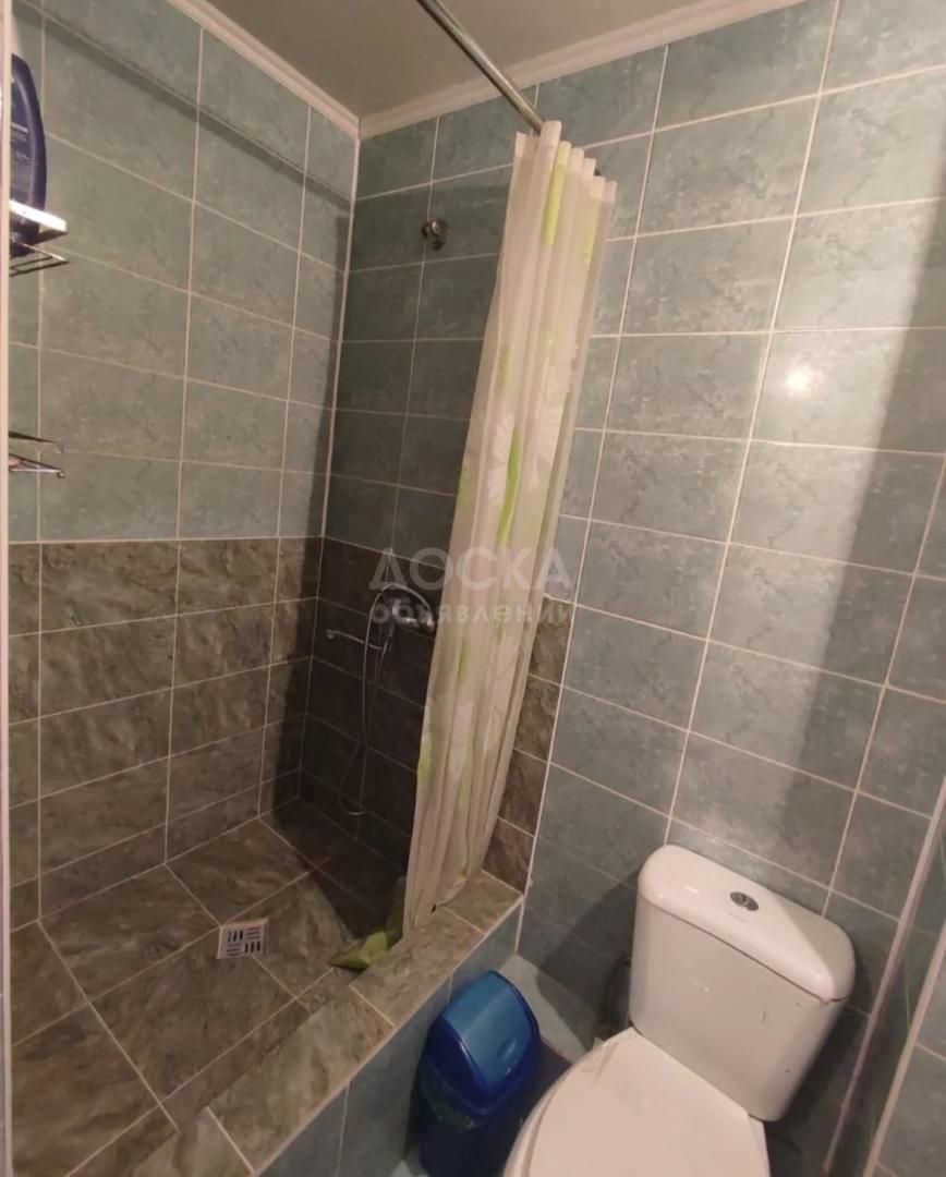 Сдаю 1-комнатную квартиру, 25кв. м., этаж - 1/3, фучика жибек жолу.