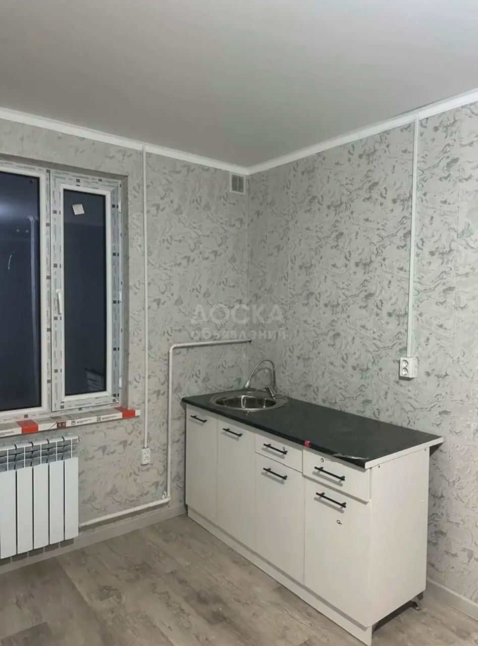 Сдаю 1-комнатную квартиру, 25кв. м., этаж - 1/2, кок жар.