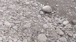 Жители улицы МТС Московского района просят решить вопрос с гравием на дороге