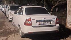 «Можно ли пользоваться в неслужебное время служебной машиной?». Машина МВД продолжает парковаться во дворе дома