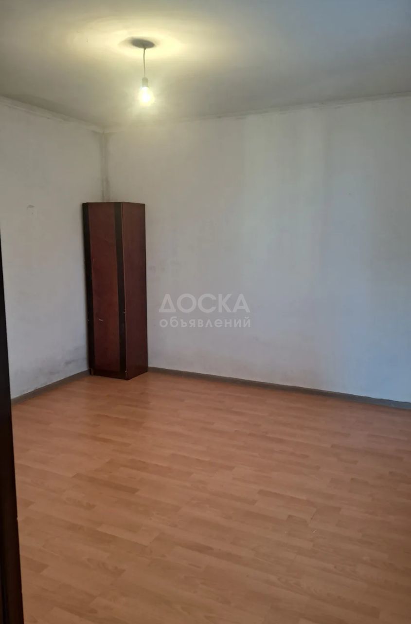 Сдаю 1-комнатную квартиру, 25кв. м., этаж - 1/2, 4 гор. болница.