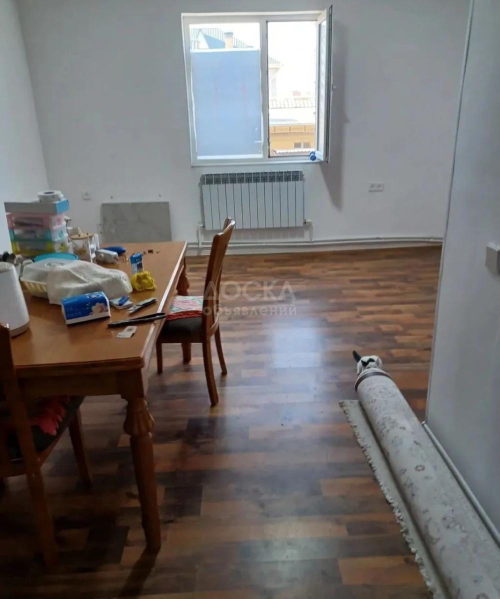 Сдаю 1-комнатную квартиру, 25кв. м., этаж - 1/2, кара жыгач.