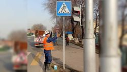 Упавший дорожный знак на пересечении улиц Лермонтова и Салиева установлен на своё место