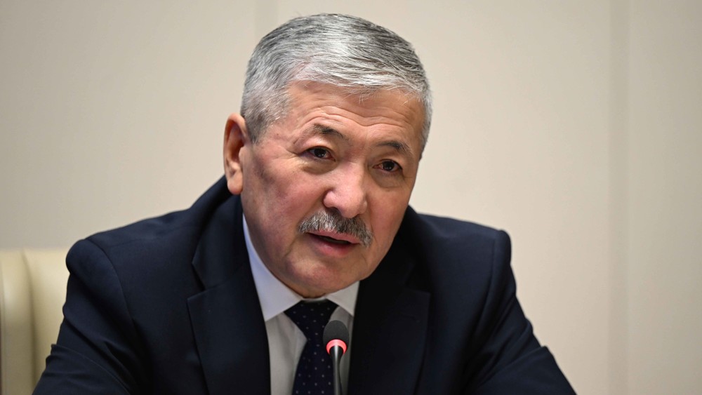 председатель Кабинета министров – руководитель Администрации президента КР Адылбек Касымалиев