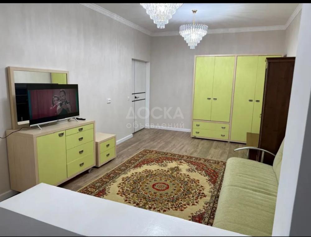 Сдаю 1-комнатную квартиру, 34кв. м., этаж - 2/9, орто сайский рынок.