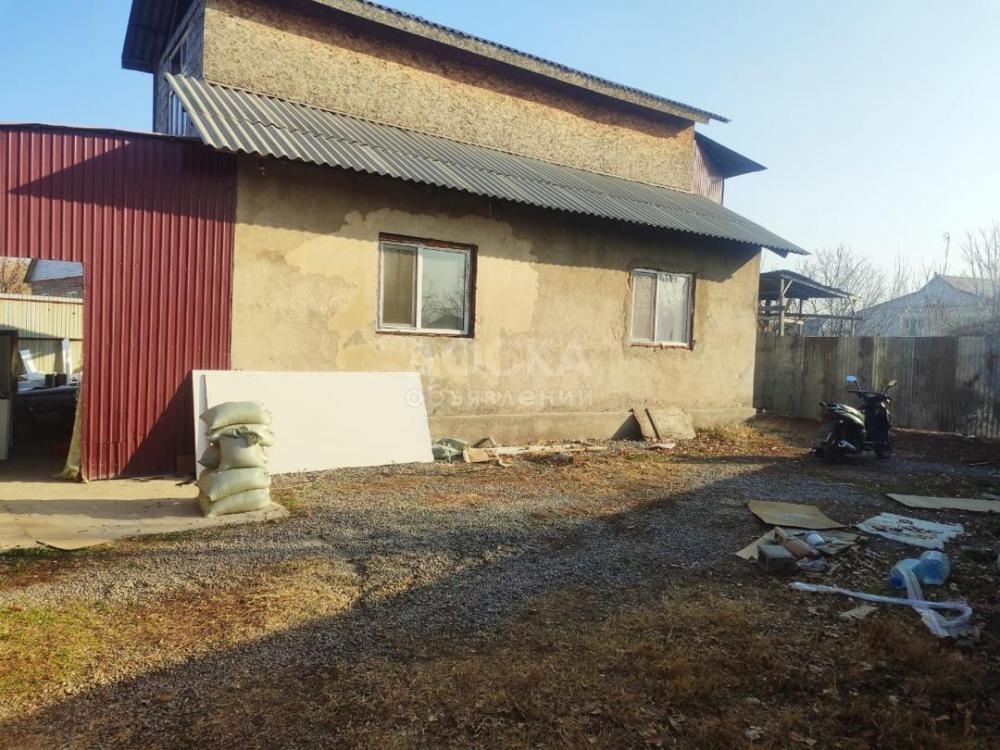 Продаю дом 2-ком. 74кв. м., этаж-1, 3.5-сот., стена кирпич, с. Пригородное, Ынтымак\Нижняя.