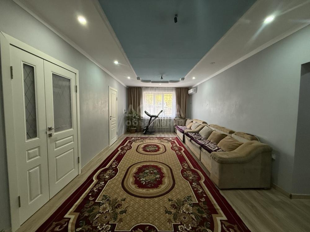 Продаю дом 5-ком. 118кв. м., этаж-1, 6-сот., стена кирпич, ж/м Кара-Жыгач.