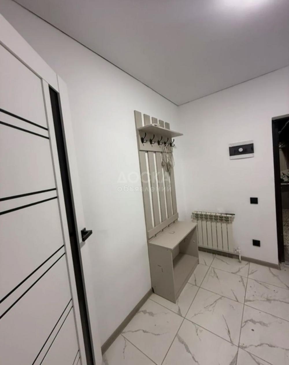 Сдаю 2-комнатную квартиру, 45кв. м., этаж - 1/2, аламединский рынок.