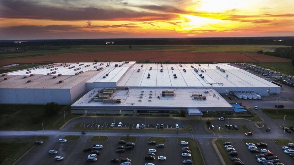 Иллюстративное фото (кластер Colossus для обучения ИИ в США)