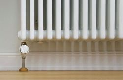 В домах 43, 45 по проспекту Ч.Айтматова периодически отключают свет, дома становится холодно, - житель