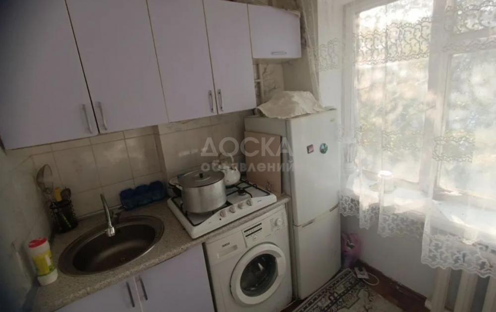 Сдаю 1-комнатную квартиру, 34кв. м., этаж - 1/1, 4 гор. болница.