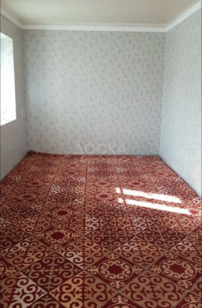 Сдаю 1-комнатную квартиру, 34кв. м., этаж - 1/2, дордой рынок.