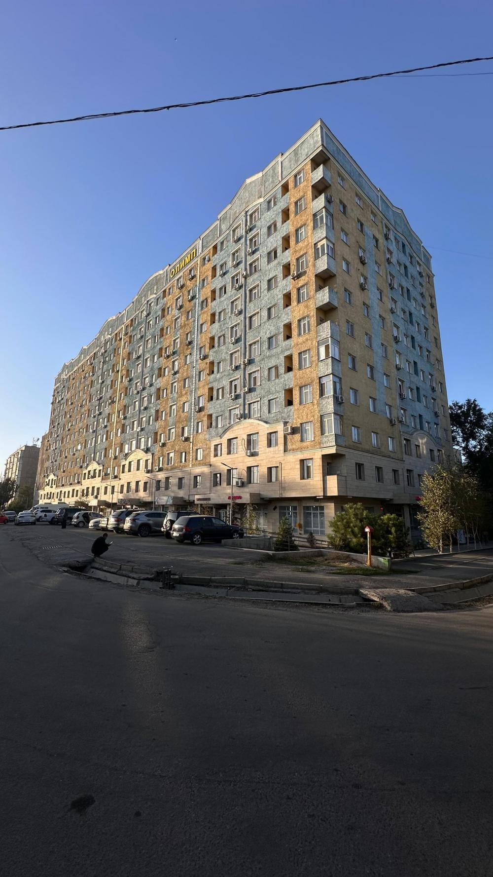 Продаю 1-комнатную квартиру, 37кв. м., этаж - 3/11, Мкр Аламедин-1, Городок Строителей, ЖК "Аламедин". 65000$.