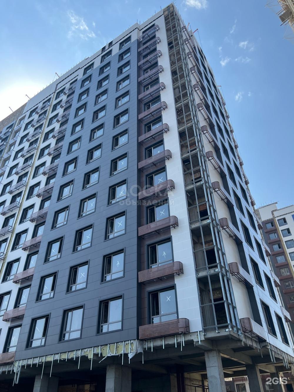 Продаю 2-комнатную квартиру, 64кв. м., этаж - 2/13, Манаса/ Льва Толстого.