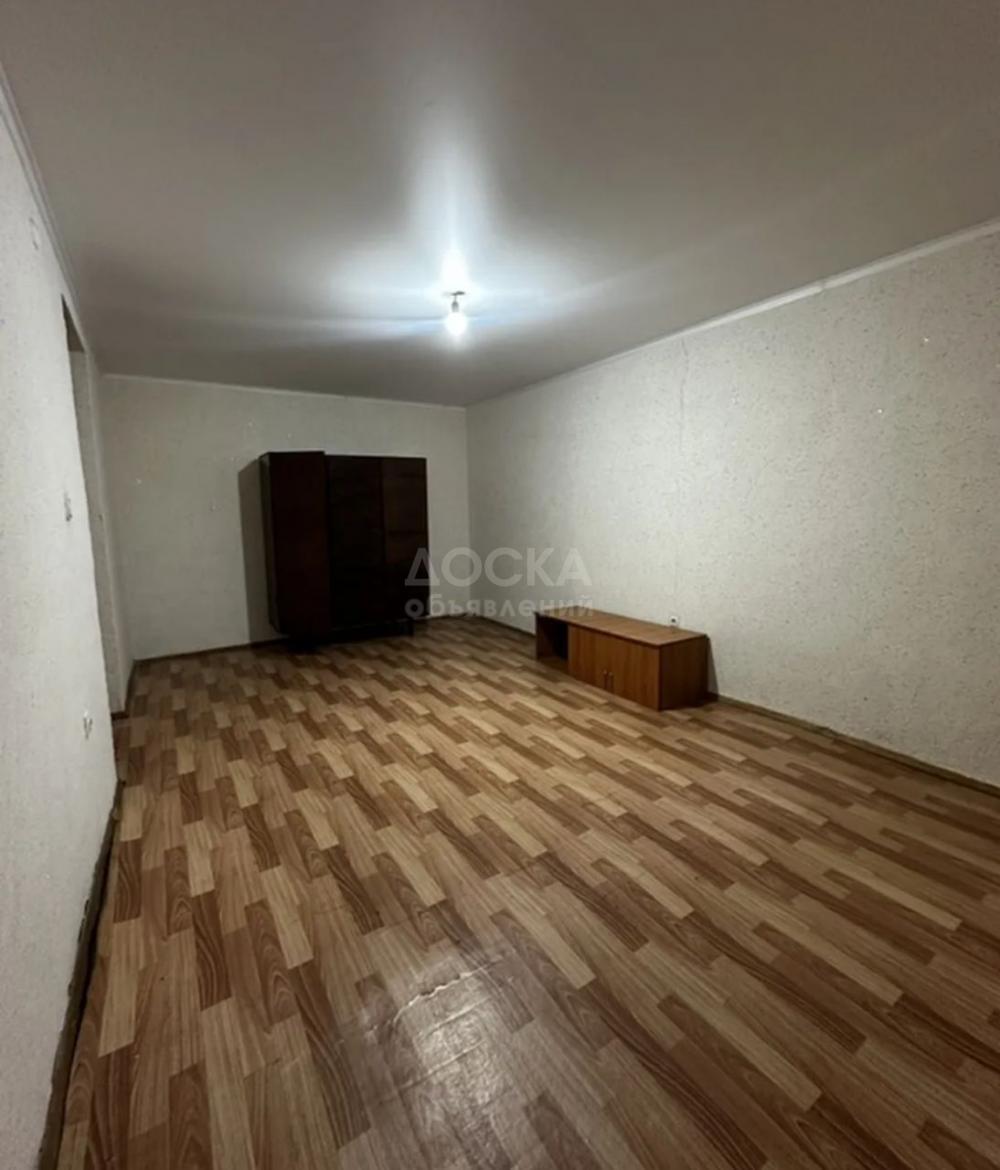 Сдаю 4-комнатную квартиру, 98кв. м., этаж - 1/1, таатан.