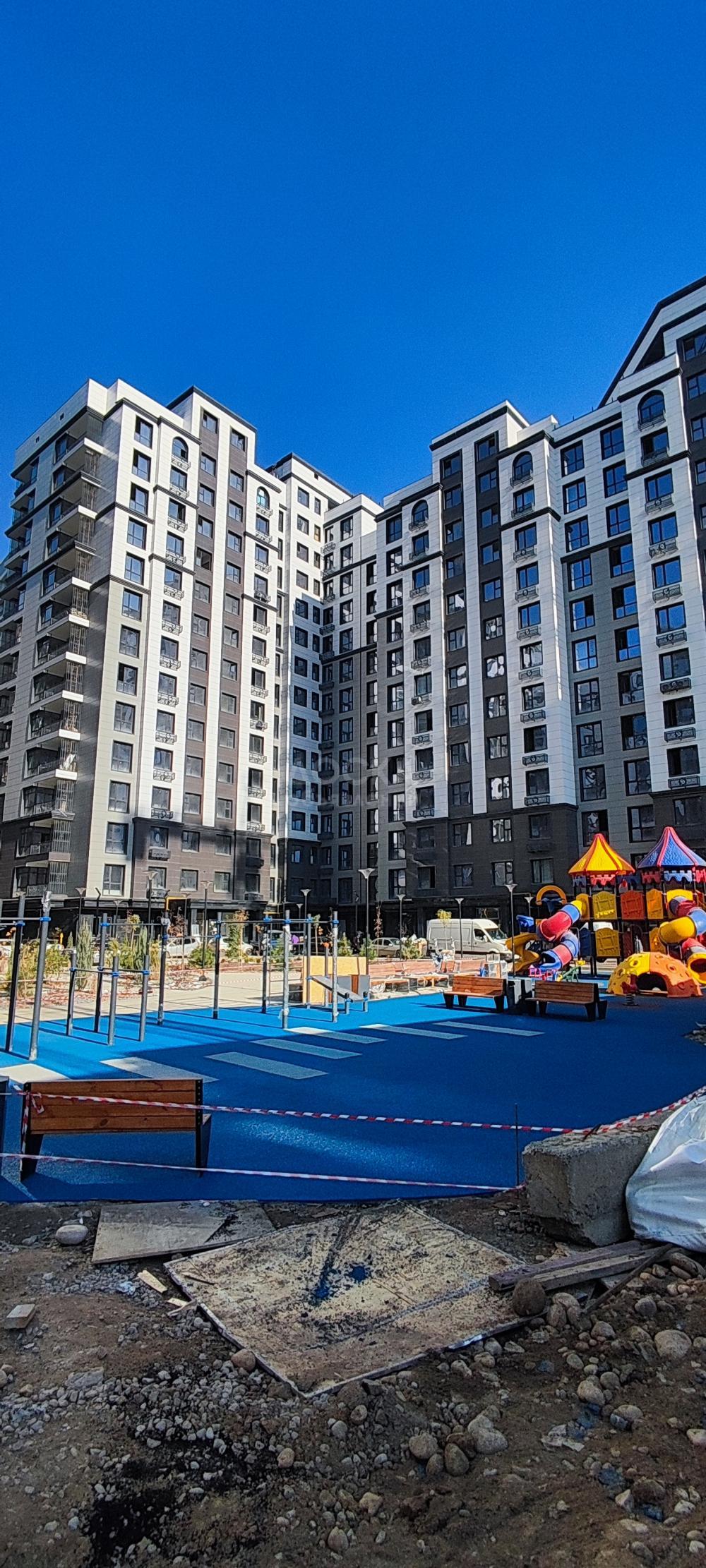 Продаю 2-комнатную квартиру, 77кв. м., этаж - 2/14, Магистраль/Байтик Баатыра. ЖК "Капстрой Сити". 135000$.