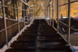 Пандус возле подземного перехода на Чуй—Айтматова стал как арык, - горожанин