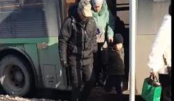 На Абдрахманова—Мичурина водители автобусов высаживают пассажиров, не доезжая до остановки, житель