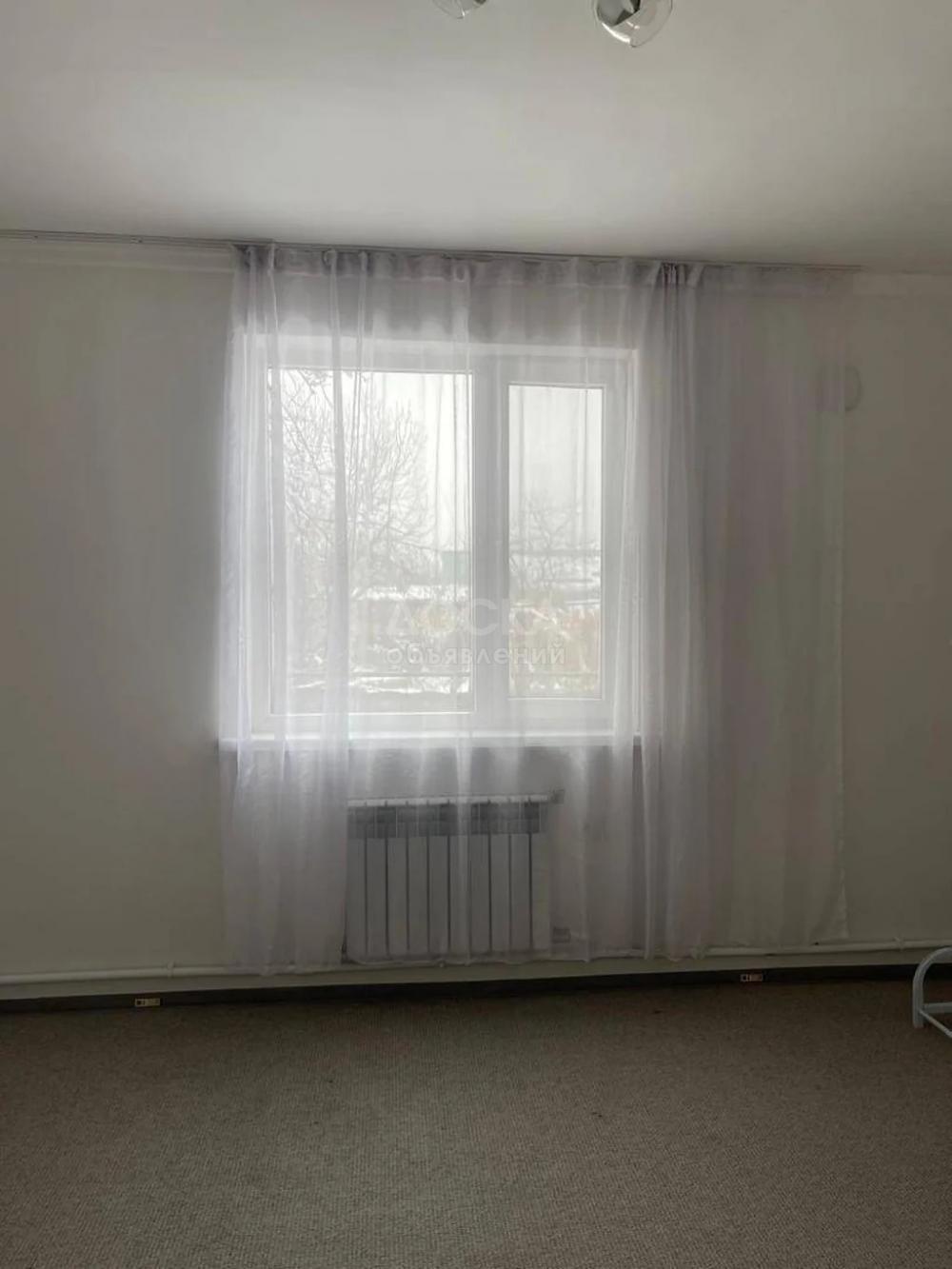 Сдаю 1-комнатную квартиру, 34кв. м., этаж - 1/2, Западный Автовокзал.