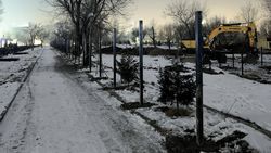 Парк имени Байтик Баатыра огораживают забором. Горожанин интересуется зачем