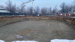 На пересечении улиц С.Буденного и Мусы Джалиля строится многоуровневая парковка, - мэрия